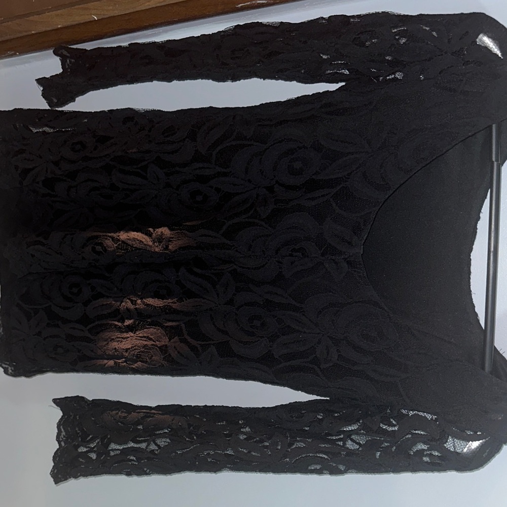 Fire Los Angeles Elegant Black Floral Lace Top